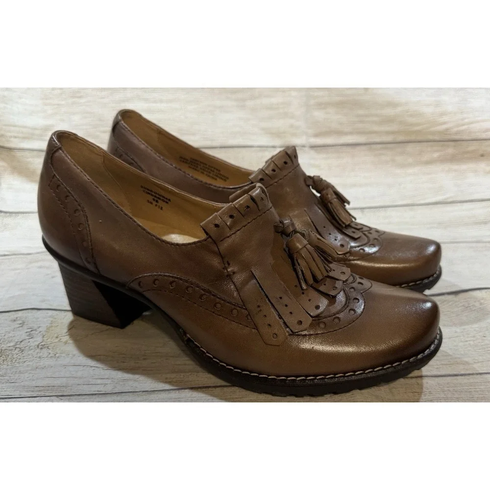 NOS Sundowner Cinnamon Mooshie Calf Earth Shoes Stacked 2